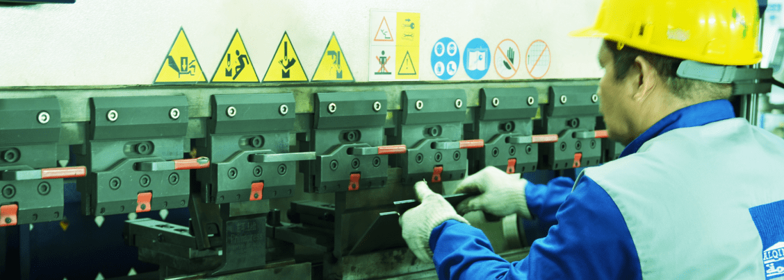 خدمات ثني المعادن