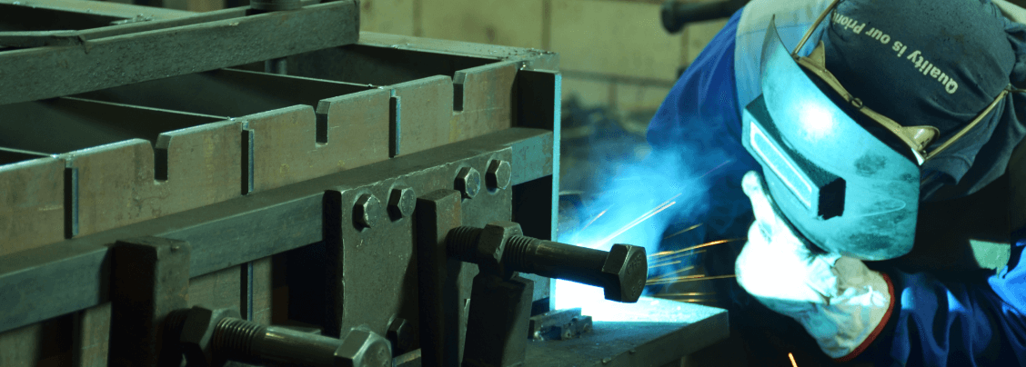 خدمات اللحام والحدادة